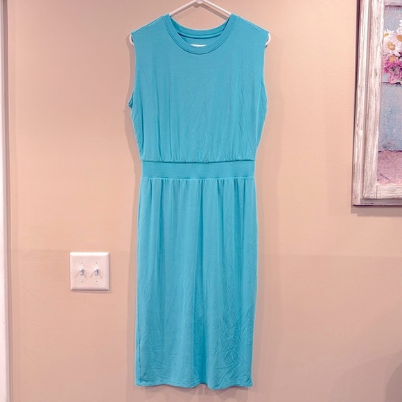 🔥NWOT Athleta Sleeveless Ligth blue Midi Dress🔥 - Picture 1 of 6